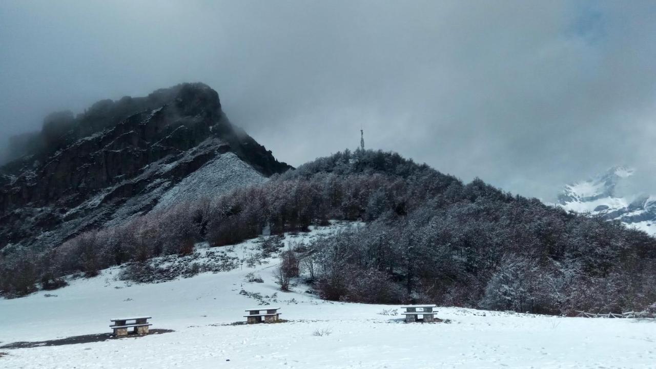 Casa Rural Cares Santa Maria de Valdeon エクステリア 写真